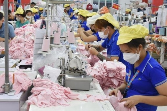 Nghệ An: Công nhân may mặc nhận lương 18 triệu đồng