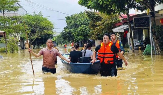 Thái Nguyên: Lũ trên sông Cầu dâng cao kỷ lục, hơn 2.000 hộ dân di dời khẩn cấp, nhiều người lên mạng cầu cứu