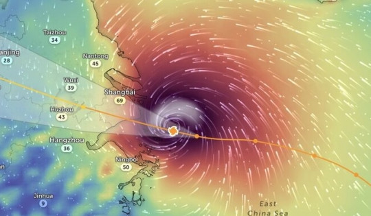 Cơn bão mạnh nhất trong 75 năm với sức gió giật 151km/h đổ bộ thành phố giàu có nhất nhì Trung Quốc, 13.000 người sơ tán, 1.600 chuyến bay bị hủy