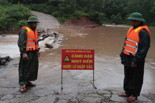 Mưa lớn, nước sông dâng cao gây chia cắt cục bộ ở miền núi Quảng Bình