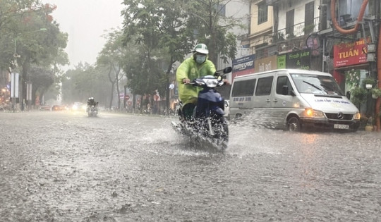 Biển Đông dự báo đón 5 cơn bão 'nối đuôi' nhau trong 3 tháng cuối năm