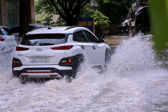 Khu đô thị đẹp nhất thành phố Thanh Hóa ‘bì bõm’ trong nước