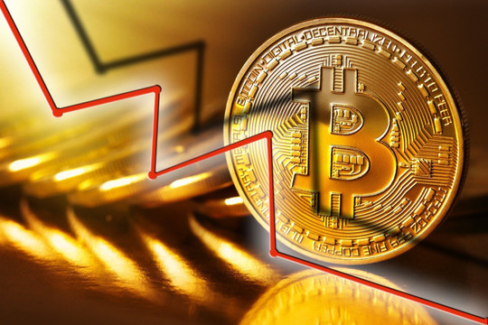 Giá bitcoin lao dốc