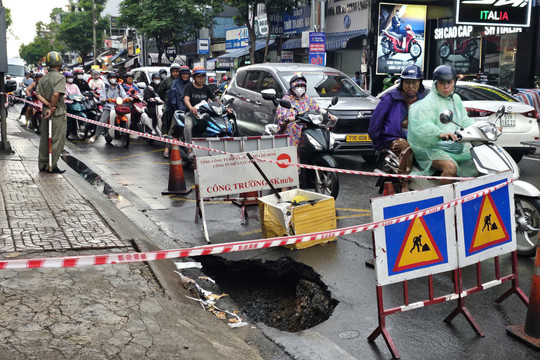 TPHCM liên tiếp xuất hiện ‘hố tử thần’