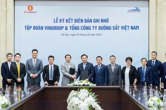 Vingroup (VIC) bắt tay với Tổng Công ty Đường sắt Việt Nam (VNR), trạm sạc công cộng V-Green sẽ xuất hiện ở nhà ga