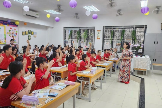 Đề xuất chi 9.200 tỷ miễn học phí cho con nhà giáo: Đại diện Bộ GD&ĐT nói gì?