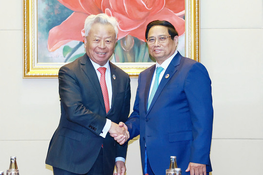 Thủ tướng đề nghị AIIB hỗ trợ vốn làm đường sắt kết nối với Trung Quốc