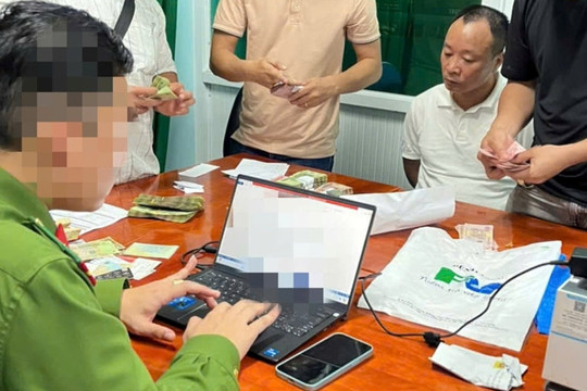 Bắt kẻ giả đại tá công an lừa chạy án cho vợ chồng Tú “ác” ở Bình Thuận