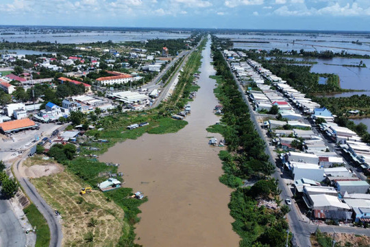 Lũ đầu nguồn tại Long An đang cao hơn đỉnh của năm 2023