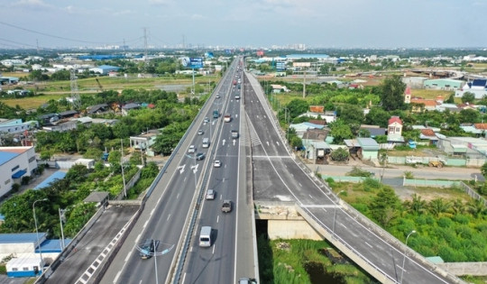 Hai đoạn trên 'sợi dây huyết mạch' gần 30.000 tỷ đồng chạy vắt qua TP đông dân nhất Việt Nam có thể được khai thác ngay trong tháng 11/2024