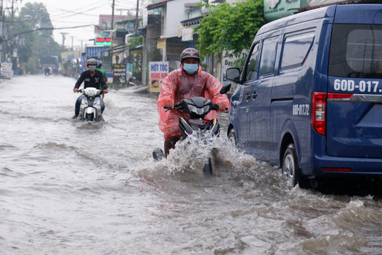 Chiều nay, TPHCM có nơi mưa rất to