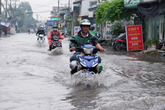 TPHCM và Nam bộ liên tục có mưa dông vào chiều, tối