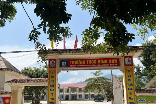 Hiệu trưởng vào nhóm Zalo từng lớp vận động tài trợ đầu năm học