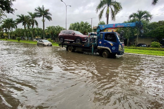 Bão Trà Mi có thể gây mưa đến 700mm, cảnh báo ngập lụt diện rộng