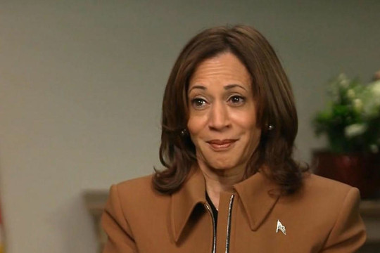 Bà Kamala Harris thách ông Trump cùng làm bài kiểm tra nhận thức