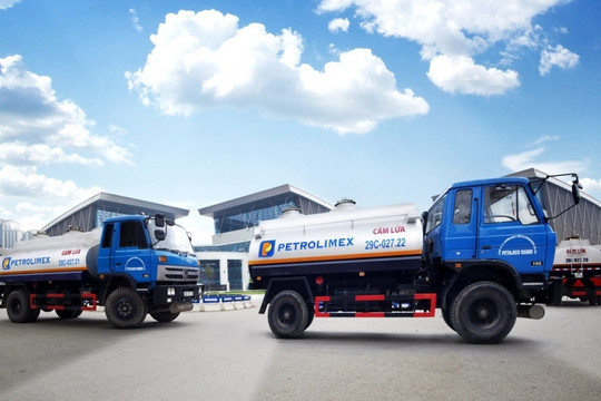 Petrolimex (PLX): Doanh thu 9 tháng 'chạm' ngưỡng 8,4 tỷ USD