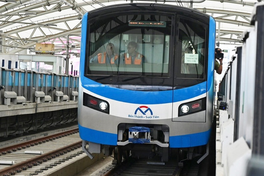 TPHCM sẽ chi 33 tỷ đồng để người dân đi metro miễn phí trong tháng đầu khai thác