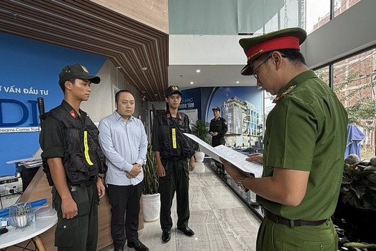 Công an khám xét khẩn cấp trụ sở công ty GFDI tại Đà Nẵng: 6.000 khách hàng đã cho vay nghìn tỷ