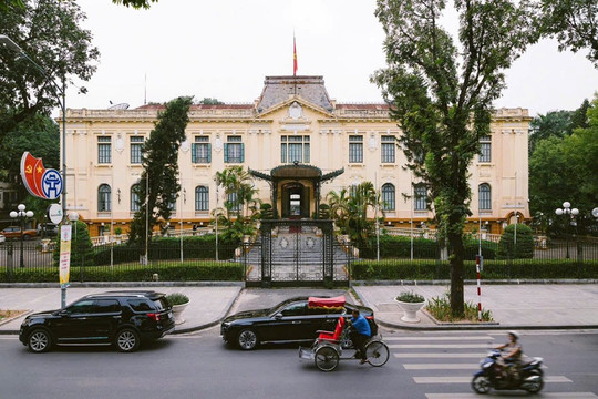 Tòa nhà hơn 100 tuổi, nơi Hồ Chủ tịch và Chính phủ làm việc lần đầu mở cửa tham quan, thu hút hàng nghìn du khách