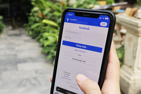Xác thực tài khoản bằng số điện thoại mới được đăng, livestream Facebook