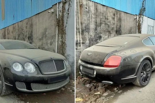 Xe siêu sang Bentley Continental GT trị giá hàng tỷ đồng bị bỏ rơi bên lề đường