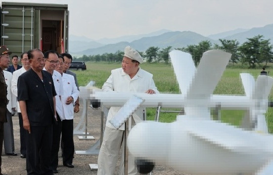 Ông Kim Jong Un yêu cầu Triều Tiên sản xuất hàng loạt UAV cảm tử