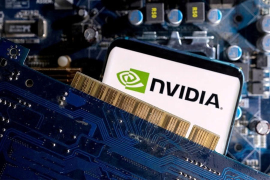 Chip AI mới của Nvidia gặp sự cố quá nhiệt, một loạt ông lớn công nghệ có thể bị ảnh hưởng