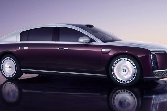 Hãng điện thoại Trung Quốc hé lộ mẫu xe mới, cạnh tranh với Maybach, Rolls-Royce