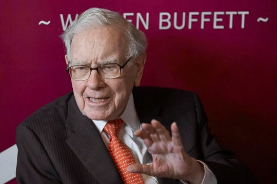 Warren Buffett bán hơn 130 tỷ USD cổ phiếu, nhưng vẫn giữ chặt 2 mã suốt nửa thế kỷ: Bí quyết 'ngồi không' vẫn kiếm 776 triệu USD