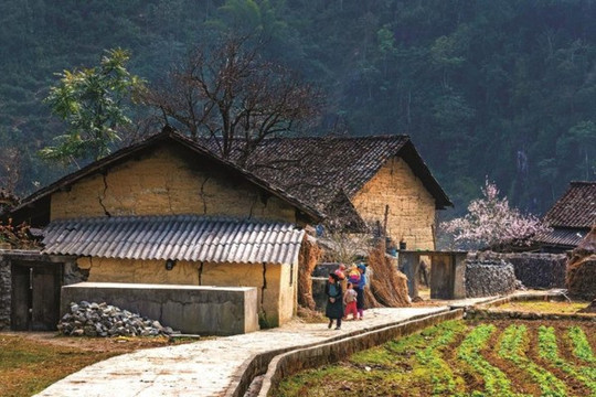 Việt Nam có ‘làng địa ngục’ trên mây đẹp hút hồn từng là bối cảnh trong bộ phim truyền hình đình đám, cách Hà Nội gần 400km