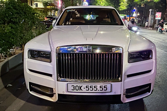 Đại gia ngành thép đi xe siêu sang Rolls-Royce 40 tỷ gắn biển số giá 14,5 tỷ