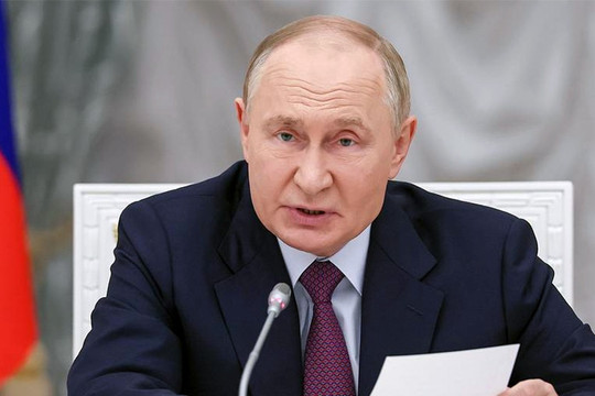 Ông Putin cảnh báo giới hạn chi tiêu quốc phòng của Nga