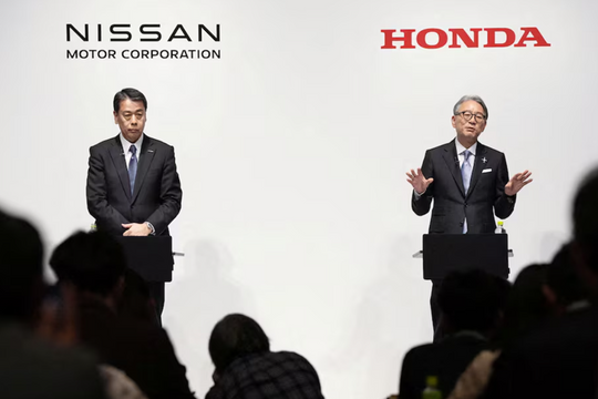 Honda và Nissan có thể đang đàm phán sáp nhập, Tokyo cho dừng giao dịch cổ phiếu Nissan