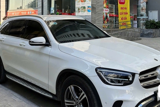 Vụ mua xe Mercedes GLC 200 tua 50.000km: Showroom nhận sai, chấp nhận đền tiền