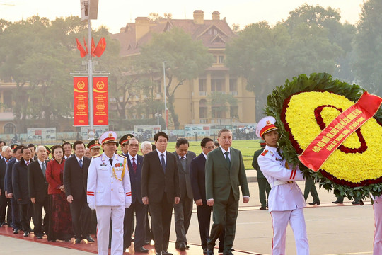 Lãnh đạo Đảng, Nhà nước viếng Chủ tịch Hồ Chí Minh và các Anh hùng liệt sĩ