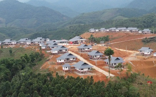 TRỰC TIẾP: Thủ tướng Phạm Minh Chính dự Lễ khánh thành Dự án tái thiết khu dân cư thôn Làng Nủ