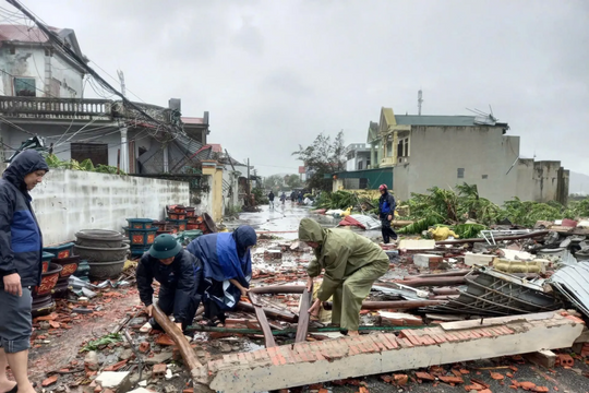 Bộ Tài chính: Khẩn trương chi trả quyền lợi bảo hiểm cho người dân sau bão