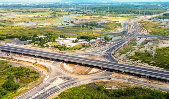Tuyến cao tốc 30.000 tỷ lớn nhất phía Nam, đắt thứ 2 Việt Nam sắp thông xe gần 10km