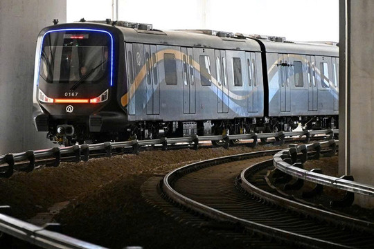 Láng giềng Việt Nam vận hành tàu metro bằng sợi carbon đầu tiên, giúp giảm 130 tấn CO2 mỗi năm