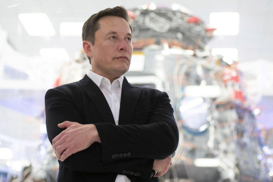 Mất hơn 100 tỷ USD vì cổ phiếu Tesla lao dốc, Elon Musk vẫn vững ngôi giàu nhất thế giới