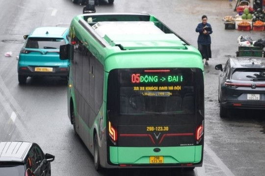 Buýt điện số 05 đi vào hoạt động: Kết nối khu vực Mai Động - Đại học Tài nguyên & Môi trường