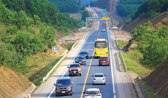 Dự kiến gần 1.200km đường bộ cao tốc sẽ hoàn thành trong năm 2025