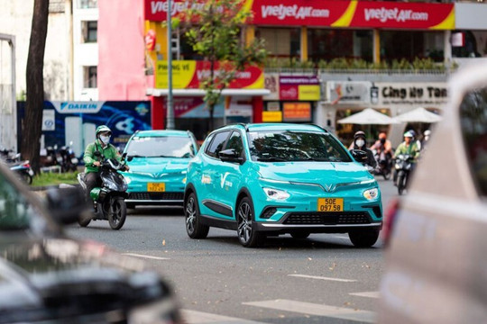 Từ hôm nay, hãng taxi điện của tỷ phú Phạm Nhật Vượng tiêm phòng cúm miễn phí cho toàn bộ tài xế Hà Nội