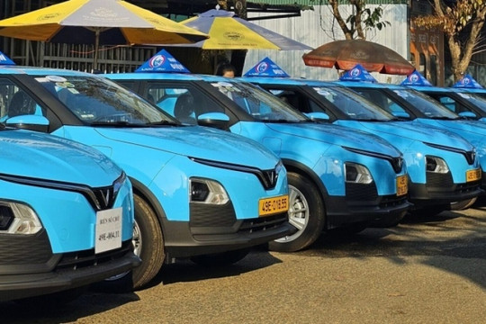 Sau cú bắt tay với VinFast, một hãng taxi truyền thống 'lột xác' chuyển đổi 100% sang xe điện