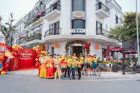 Bà Lê Hoàng Diệp Thảo mang thương hiệu cafe nổi tiếng thế giới đến nơi có vịnh đẹp nhất hành tinh tại Việt Nam, tạo tọa độ thư giãn mới giữa lòng thành phố du lịch