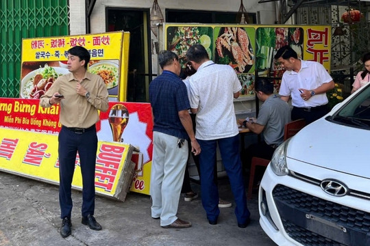 'Chém khách' 500.000 đồng/đĩa rau muống, nhà hàng tại Nha Trang lãnh cái kết 'hú hồn'