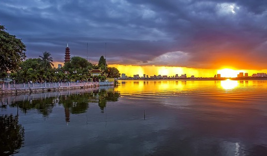 Hà Nội sẽ dùng nước thải sau xử lý để bổ cập cho Hồ Tây: Bước tiến mới 'hồi sinh' sông Tô Lịch
