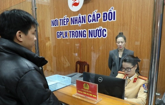 Người có giấy phép lái xe quá thời hạn phải thi lại những nội dung gì?