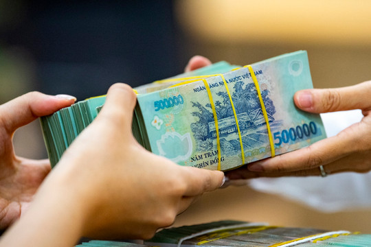 Lãi suất ngân hàng hôm nay 3/3/2025: 'Cuộc đua' giảm lãi suất tăng tốc