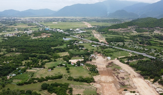 Tỉnh có đường bờ biển dài nhất Việt Nam sắp chuyển đổi hơn 100ha đất rừng để làm khu công nghiệp 1.800 tỷ đồng